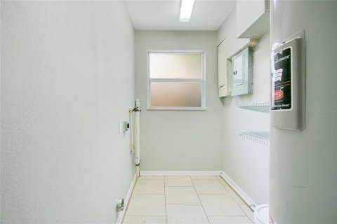 House in Lakeland, Florida 3 bedrooms, 181.07 sq.m. № 1743239 - photo 18