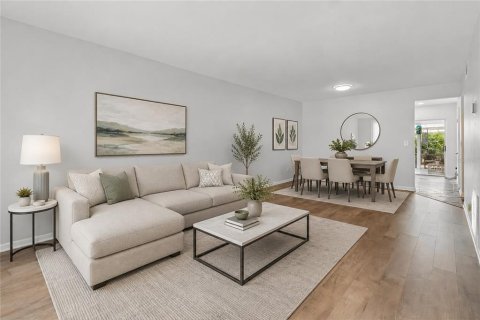 House in Tampa, Florida 4 bedrooms, 162.3 sq.m. № 2222989 - photo 15