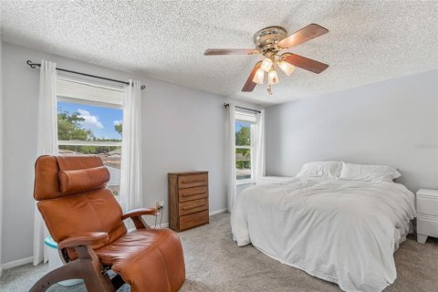 House in Tampa, Florida 4 bedrooms, 162.3 sq.m. № 2222989 - photo 25