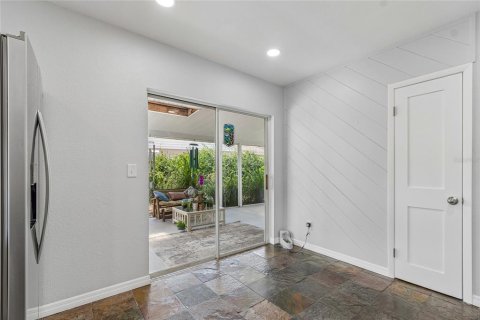 House in Tampa, Florida 4 bedrooms, 162.3 sq.m. № 2222989 - photo 22