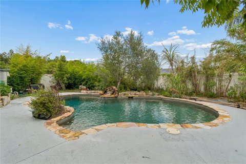House in Tampa, Florida 4 bedrooms, 162.3 sq.m. № 2222989 - photo 14