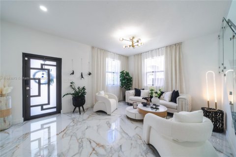 Купить виллу или дом в Майами, Флорида 4 спальни, 237.83м2, № 1932049 - фото 4