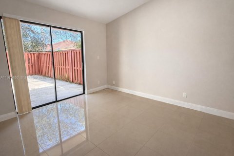 Снять в аренду виллу или дом в Веллингтон, Флорида 2 спальни, 93.09м2, № 2031471 - фото 14