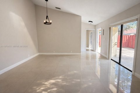 Снять в аренду виллу или дом в Веллингтон, Флорида 2 спальни, 93.09м2, № 2031471 - фото 6