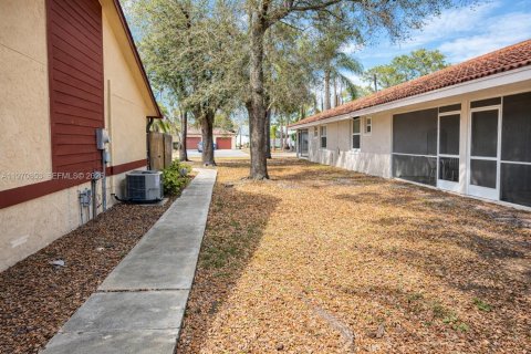 Снять в аренду виллу или дом в Веллингтон, Флорида 2 спальни, 93.09м2, № 2031471 - фото 18