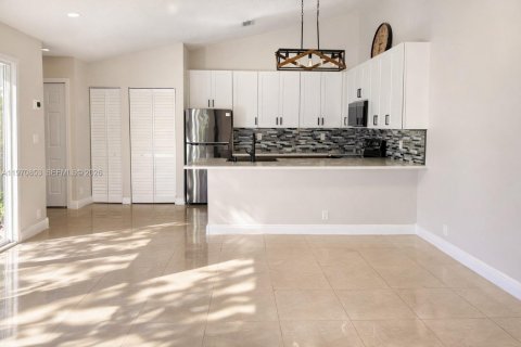 Снять в аренду виллу или дом в Веллингтон, Флорида 2 спальни, 93.09м2, № 2031471 - фото 4