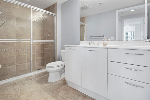 Купить кондоминиум в Форт-Лодердейл, Флорида 2 спальни, 111.48м2, № 1997435 - фото 15