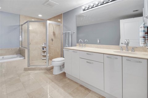 Купить кондоминиум в Форт-Лодердейл, Флорида 2 спальни, 111.48м2, № 1997435 - фото 12