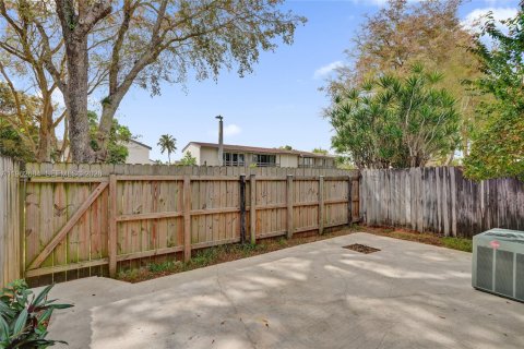 Купить таунхаус в Майами, Флорида 3 спальни, 137.68м2, № 2023711 - фото 11