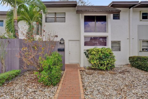 Таунхаус в Майами, Флорида 3 спальни, 137.68м2 № 2023711