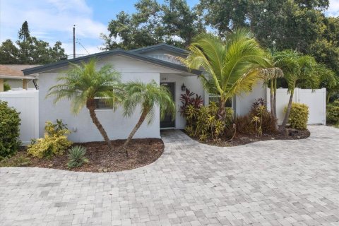 Villa ou maison à vendre à Sarasota, Floride: 3 chambres, 110.18 m2 № 1850166 - photo 1