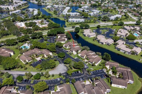 Купить кондоминиум в Тамарак, Флорида 2 спальни, 119.47м2, № 2020458 - фото 23