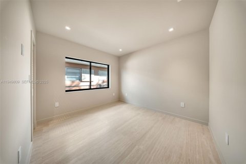 Снять в аренду виллу или дом в Майами, Флорида 3 спальни, 196.95м2, № 2005555 - фото 17