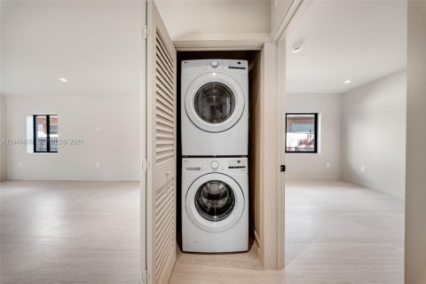 Снять в аренду виллу или дом в Майами, Флорида 3 спальни, 196.95м2, № 2005555 - фото 16