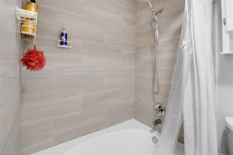 Copropriété à vendre à Miami, Floride: 2 chambres, 97.83 m2 № 1997143 - photo 7