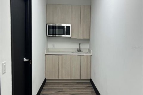 Propiedad comercial en venta en Orlando, Florida, 70.98 m2 № 1810570 - foto 10