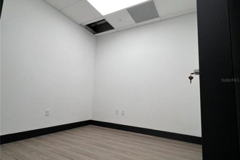 Propiedad comercial en venta en Orlando, Florida, 70.98 m2 № 1810570 - foto 12