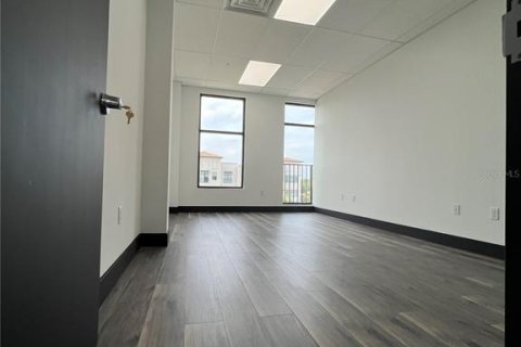 Propiedad comercial en venta en Orlando, Florida, 70.98 m2 № 1810570 - foto 1