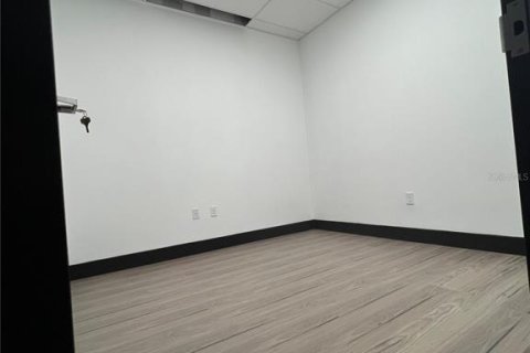 Propiedad comercial en venta en Orlando, Florida, 70.98 m2 № 1810570 - foto 13