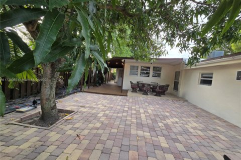 Villa ou maison à louer à Hollywood, Floride: 310.29 m2 № 1471587 - photo 20