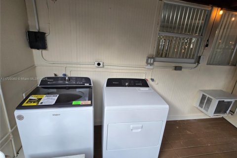 Casa en alquiler en Hollywood, Florida, 310.29 m2 № 1471587 - foto 27