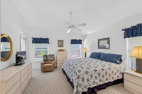 House in Punta Gorda, Florida 2 bedrooms, 118.82 sq.m. № 2324112 - photo 24