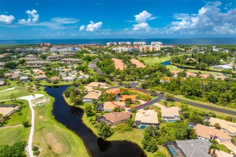 House in Punta Gorda, Florida 2 bedrooms, 118.82 sq.m. № 2324112 - photo 4