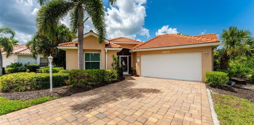 House in Punta Gorda, Florida 2 bedrooms, 118.82 sq.m. № 2324112