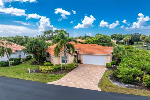 House in Punta Gorda, Florida 2 bedrooms, 118.82 sq.m. № 2324112 - photo 2