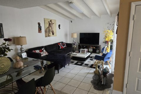 Touwnhouse à vendre à Miami, Floride: 3 chambres, 128.02 m2 № 1610296 - photo 4