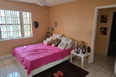 Touwnhouse à vendre à Miami, Floride: 3 chambres, 128.02 m2 № 1610296 - photo 5