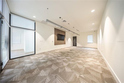 Immobilier commercial à vendre à Longwood, Floride: 634.89 m2 № 2124189 - photo 12
