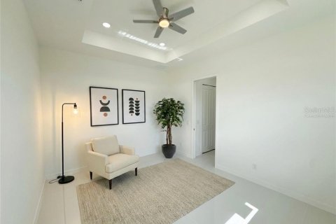 House in Cape Coral, Florida 4 bedrooms, 161.37 sq.m. № 2360859 - photo 24