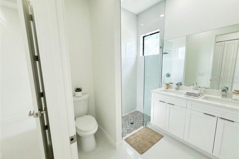House in Cape Coral, Florida 4 bedrooms, 161.37 sq.m. № 2360859 - photo 20