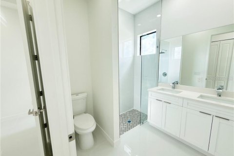 House in Cape Coral, Florida 4 bedrooms, 161.37 sq.m. № 2360859 - photo 19