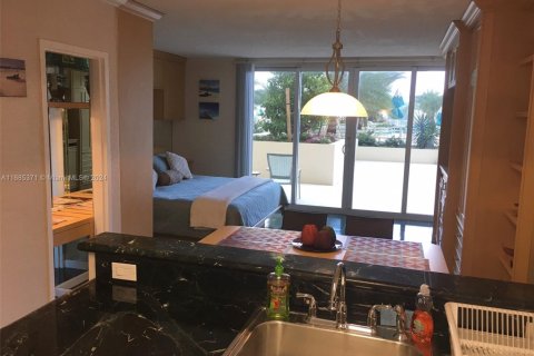 Снять в аренду кондоминиум в Холливуд, Флорида № 1421898 - фото 15