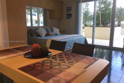 Снять в аренду кондоминиум в Холливуд, Флорида № 1421898 - фото 14