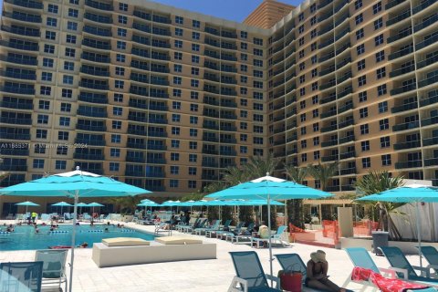 Снять в аренду кондоминиум в Холливуд, Флорида № 1421898 - фото 23