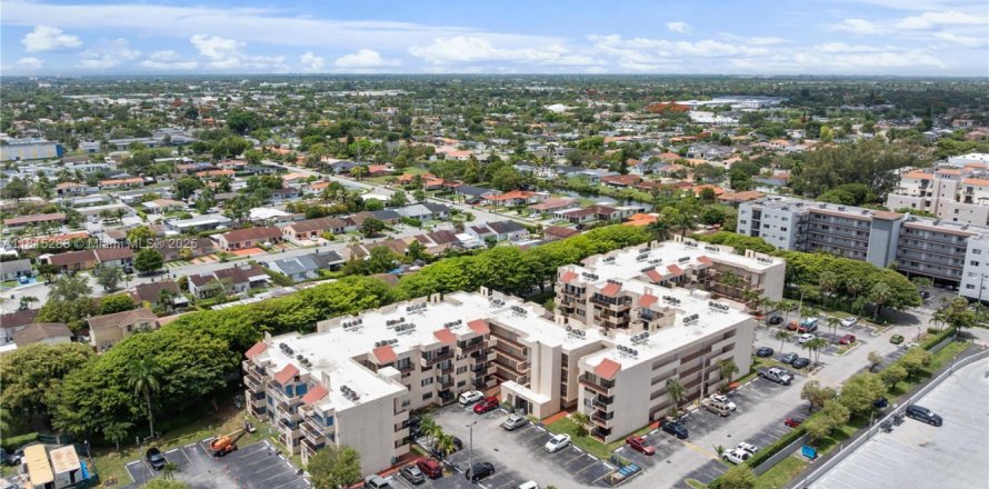 Condo in Miami, Florida, 2 bedrooms № 1770365