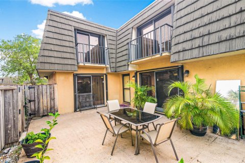 Снять в аренду кондоминиум в Уэст-Палм-Бич, Флорида 2 спальни, 114.83м2, № 1972571 - фото 19