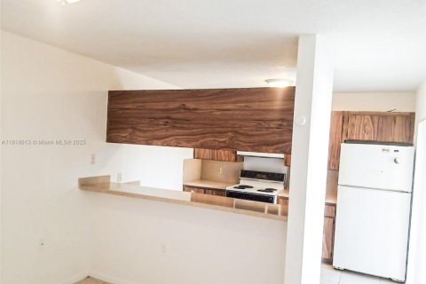 Снять в аренду кондоминиум в Уэст-Палм-Бич, Флорида 2 спальни, 114.83м2, № 1972571 - фото 4