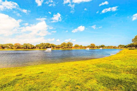 Снять в аренду кондоминиум в Уэст-Палм-Бич, Флорида 2 спальни, 114.83м2, № 1972571 - фото 16