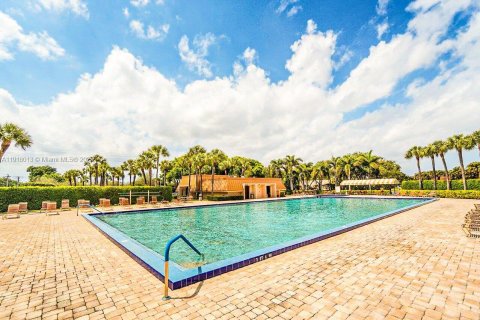 Снять в аренду кондоминиум в Уэст-Палм-Бич, Флорида 2 спальни, 114.83м2, № 1972571 - фото 20