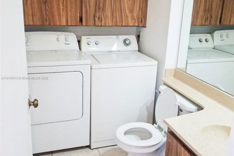 Снять в аренду кондоминиум в Уэст-Палм-Бич, Флорида 2 спальни, 114.83м2, № 1972571 - фото 17