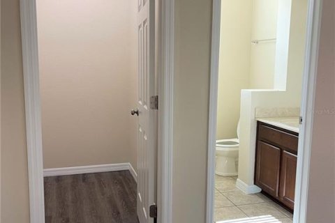 Villa ou maison à louer à Orlando, Floride: 5 chambres, 379.13 m2 № 2120520 - photo 11