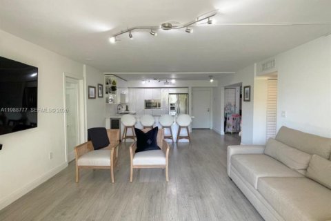 Apartamento en alquiler en Key Biscayne, Florida, 2 dormitorios, 134.71 m2 № 2051058 - foto 9