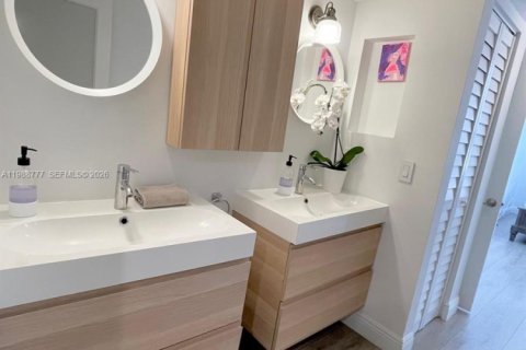 Apartamento en alquiler en Key Biscayne, Florida, 2 dormitorios, 134.71 m2 № 2051058 - foto 22