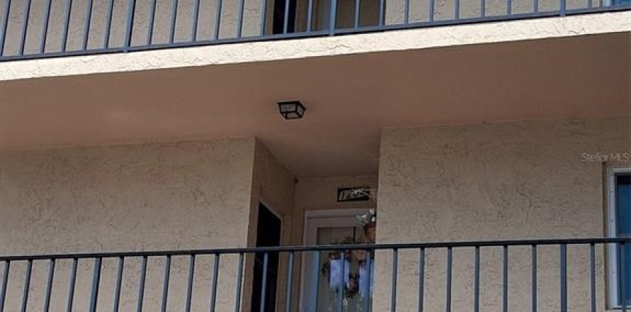 Condo à Largo, Floride, 2 chambres  № 2429252