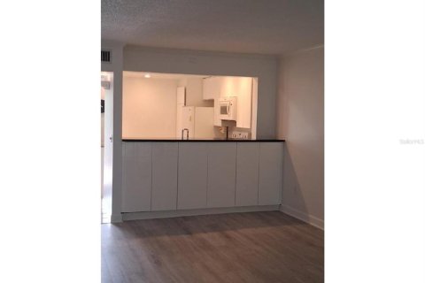 Copropriété à louer à Largo, Floride: 2 chambres, 86.4 m2 № 2429252 - photo 5