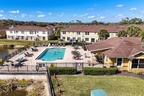 Townhouse in BAYSHORE COMMONS in North Fort Myers, Florida 2 bedrooms, 124.49 sq.m. № 2097685 - photo 21